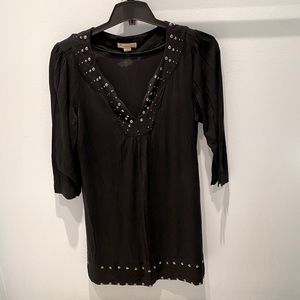 Twenty One •Short sleeve black long shirt w studs